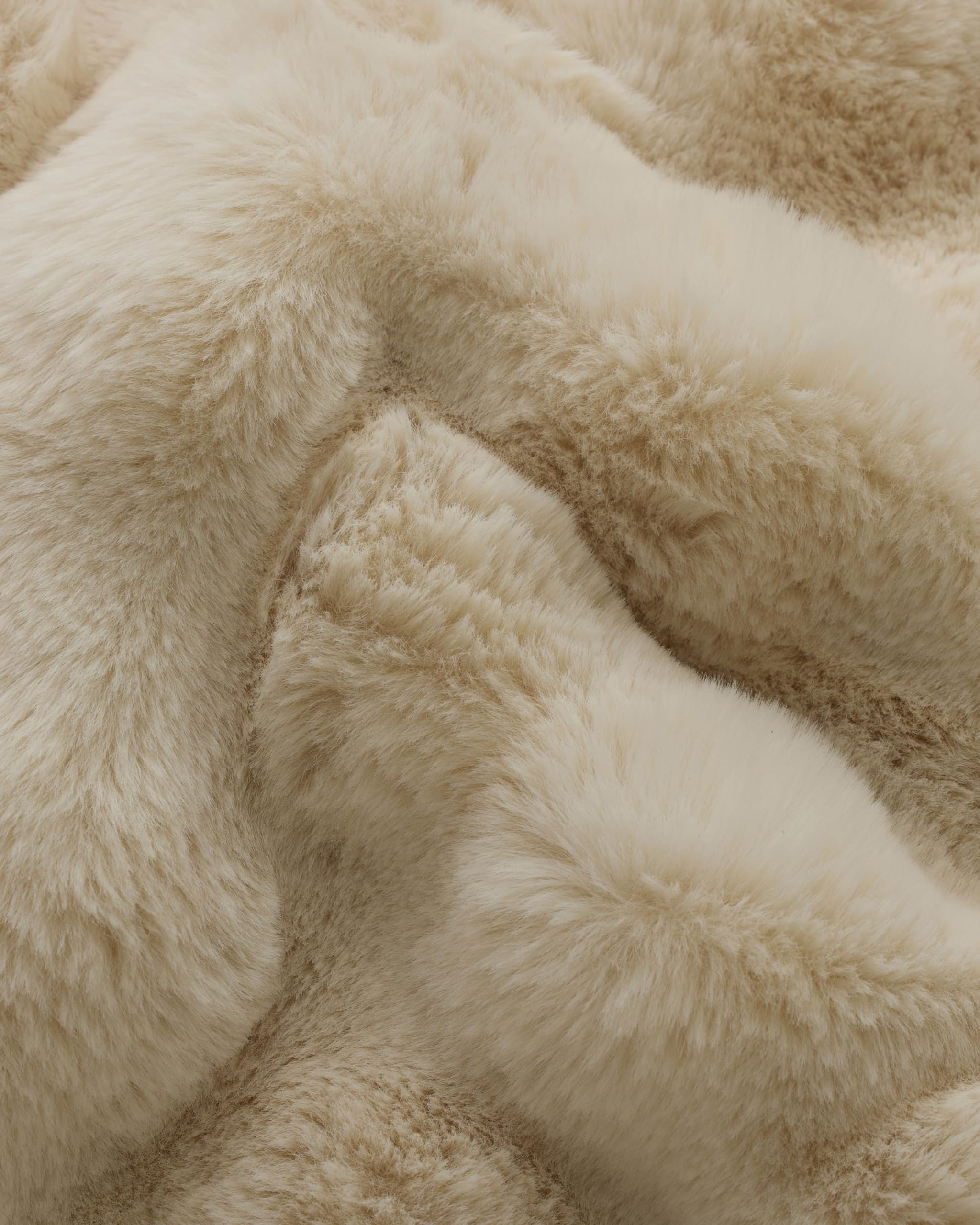 Cozy Earth Bubble Cuddle Blanket - Faux Fur Ultra-Soft Luxury Throw Blanket - Comfortably Weighted Design for Lounging or Sharing - Machine Washable - Oversized Throw 80" x 60" - Creme - Image 3
